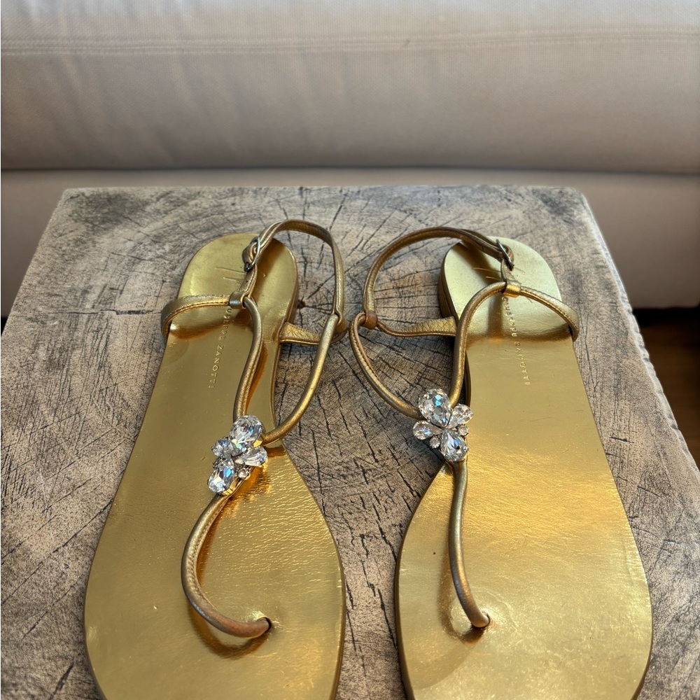 Giuseppe Zanotti Gold Jeweled T-Strap Sandals - Women
